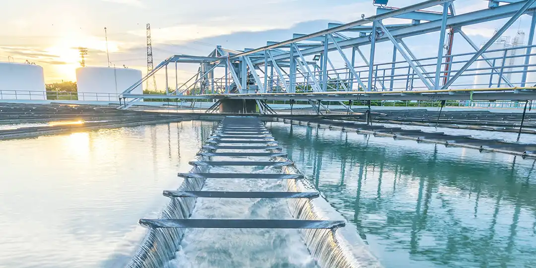 for-utstallare-1080x540 Why exhibit at Sweden Water Expo? Water treatment plant at sunset – a symbol of innovative and sustainable solutions in water and infrastructure.